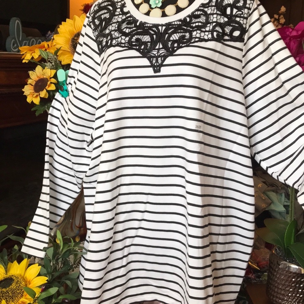 LOWEST 🌺 NWT LANE BRYANT Sz14/16 or 18/20 STRIPE SWEATSHIRT TOP - Picture 4 of 13